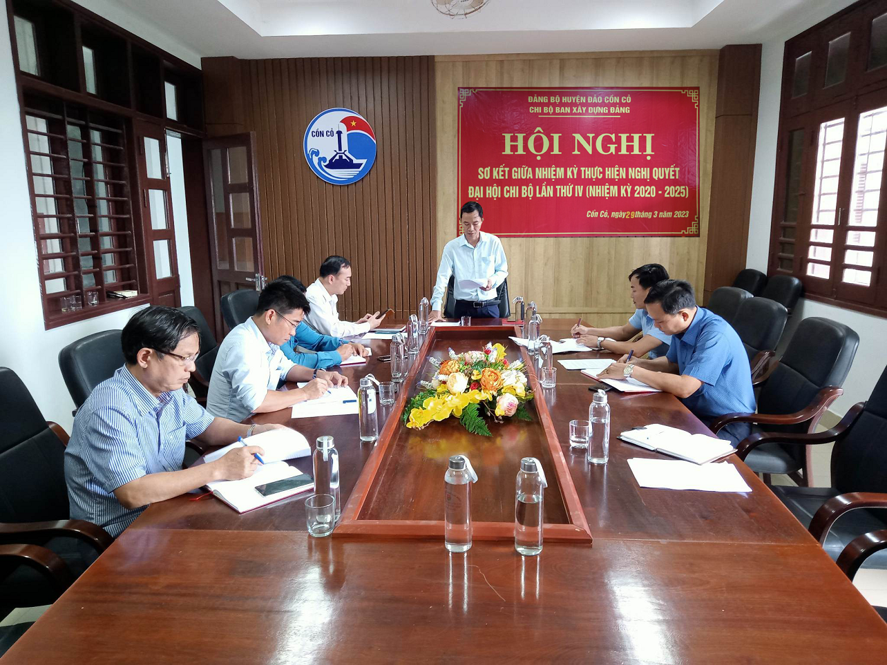 Bí thư Huyện ủy Nguyễn Tăng kết luận hội nghị
